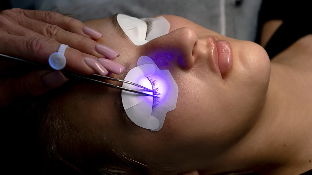 Curs aplicare extensii gene cu lampa UV - Imagine 2