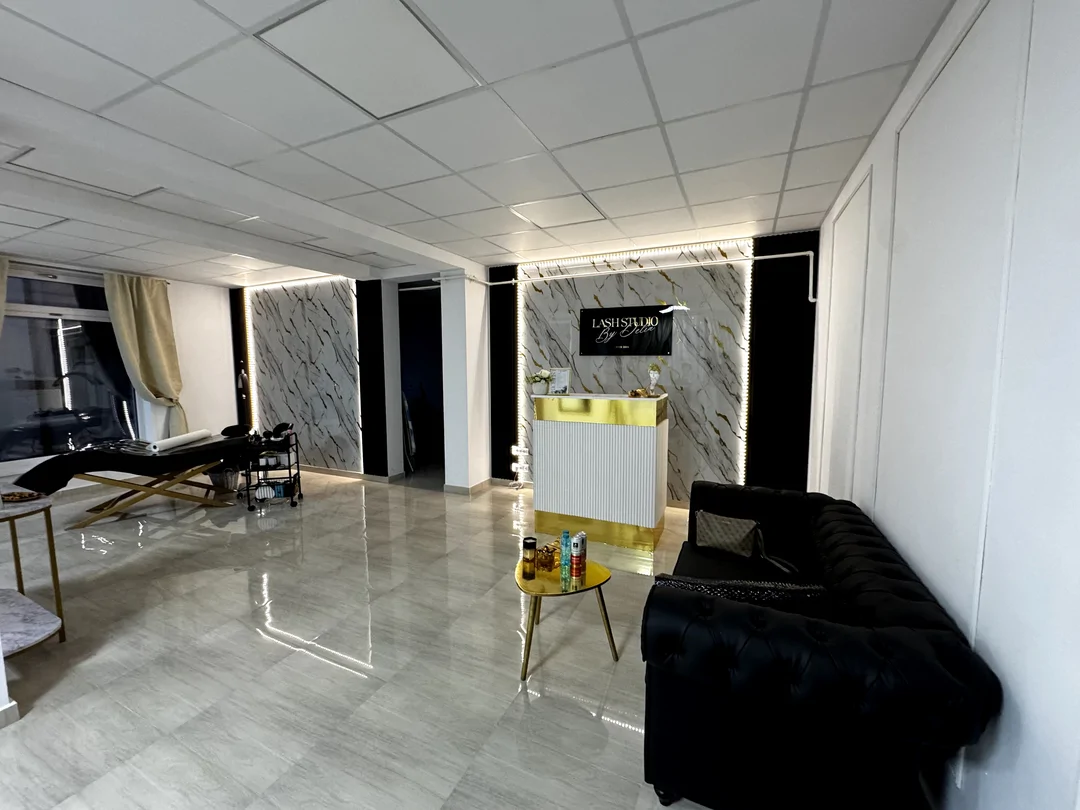 Lash Studio by Delia