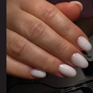 Intretinere cu gel milky 