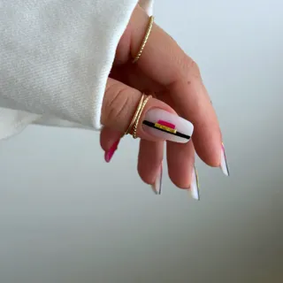 Abstract nails 