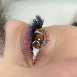 color lashes 💙