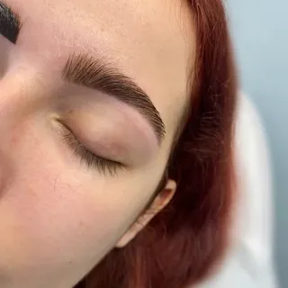 Stilizare sprâncene + vopsit ✨