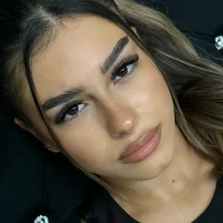 Lashes on. Confidence on. ✨🤎

#lashartist #lashes #extensiidegene #lashlove