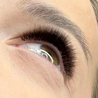 brown lashes 🤎